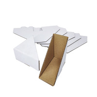 Protection d'angle d'emballage en carton blanc ondulé triangulaire en papier écologique découpé sur mesure