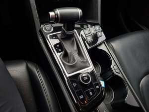 Sportage Blanc 2022 d'occasion, SUV 5 portes automatique turbo avec sièges en cuir pour les trajets urbains - Product Image 4