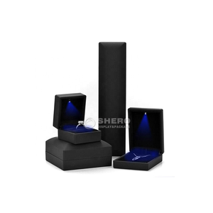 Boîtes à bijoux en gros, faible MOQ, dernières boîtes à bagues de fiançailles personnalisées avec logo LED et éclairage LED - Product Image 3