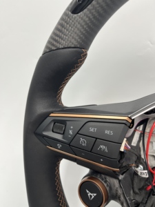 YLC pour Seat <span class=keywords><strong>Cupra</strong></span> <span class=keywords><strong>Leon</strong></span> Tavascan Terramar <span class=keywords><strong>Formentor</strong></span> Born Ateca Volant de course personnalisé en fibre de carbone véritable Z Smart LED - Product Image 2