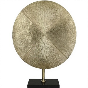 Sculpture d'art circulaire moderne en laiton texturé, objet décoratif géométrique pour table, idéal pour la maison ou le bureau, décoration moderne - Product Image 1
