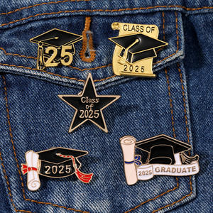 Grosir hadiah wisuda Cap Lapel Pin lencana suvenir lencana emas bersinar bros wisuda kelas 2026 Lapel lencana Pin logam - Product Image 3