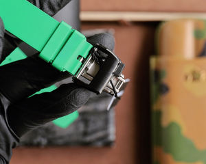 Reloj Deportivo de Lujo para Hombre NT35-02 con Esfera Esqueletizada de Alta Precisión, Correa de Caucho y Acero Inoxidable, Caja de Fibra de Carbono, para Buceo - Product Image 4