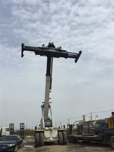 Reach Stacker Terex TFC 45HD pour conteneurs et machines portuaires, fabriqué aux États-Unis, 45 tonnes - Product Image 3