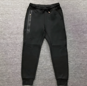 Ensembles de vêtements de sport pour hommes entièrement personnalisés en gros - Haute qualité, extensibles dans quatre directions, séchage rapide, légers, 100% polyester - Product Image 6