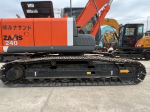 Excavatrice d'occasion HITACHI ZX240 pour travaux de terrassement à vendre - Product Image 5