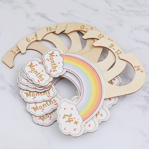 Perchas de madera para ropa infantil al por mayor transfronterizas, separadores de ropa para bebés, perchas de arcoíris, perchas decorativas de madera - Product Image 3