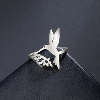 Offre Spéciale : Bague Ajustable en Acier Inoxydable Doré avec Oiseaux, Fleurs et Feuilles – Motif Colibri Mignon pour Femme