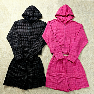 Conjunto de 2 Piezas Personalizado para Mujer, Estilo Y2K, Sudadera Corta con Borlas Bordadas y Pantalones Cortos, 100% Algodón Terry - Product Image 1