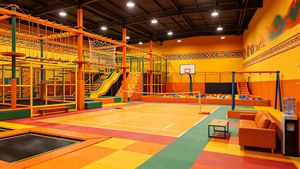 Parc d'aventure intérieur commercial à thème latin dynamique, intégrant un parc de trampolines, des toboggans arc-en-ciel et un parcours d'obstacles pour les centres de divertissement familial (FEC) - Product Image 4