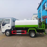 Camion-citerne à eau 1suzu 4x2 5000L, vente directe d'usine, produit très demandé.
