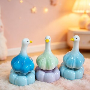 Mignon canard en céramique décoratif pour voiture, ornement créatif de bureau, anti-stress, cadeau d'anniversaire - Product Image 4