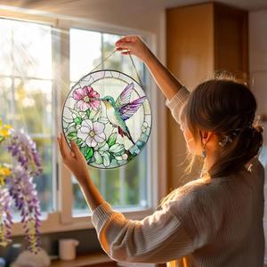 Atrapasueños de Vitral Personalizado con Colibrí, Colgante Circular para Ventana, Decoración Colorida para el Hogar, Regalo para Jardín, Recuerdo para Fiestas - Product Image 1
