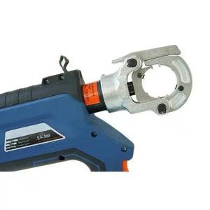 Vente directe usine – Pince hydraulique mini CM-300G – Outil de sertissage électrique professionnel par <span class=keywords><strong>compression</strong></span> 10-300 mm² - Product Image 5