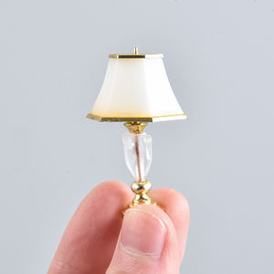 Lampe <span class=keywords><strong>de</strong></span> chevet miniature <span class=keywords><strong>en</strong></span> plastique à l'échelle 1:20, lumière LED réaliste, <span class=keywords><strong>kit</strong></span> d'éclairage pour maison <span class=keywords><strong>de</strong></span> poupée, ensemble <span class=keywords><strong>de</strong></span> meubles <span class=keywords><strong>de</strong></span> jouets à monter soi-même - Product Image 1