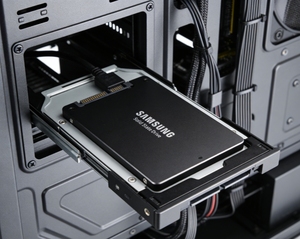 PM983a 7.68TB ฮาร์ดดิสก์ SSD ระดับองค์กร MZQLB7T6HALA-00W07 ความเร็วสูง ทนทานสูง - Product Image 5