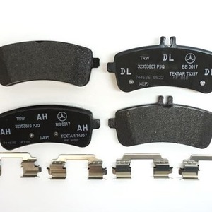 Plaquettes de frein TRW pour Mercedes-Benz W204 C204 OE A0084201120 Modèle 3235807 P.JQ - Product Image 1