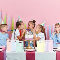 Sacs cadeaux en plastique pastel avec poignées, multicolores arc-en-ciel, pour fêtes, anniversaires, baby shower, mariages, Pâques, fête des mères