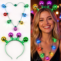Collier boule disco LED lumineuse, pendentif en verre miroir clignotant pour fêtes rétro années 70, soirées rave, discothèques, festivals de musique, accessoires de fête