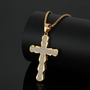 Hip Hop Cruz religiosa 18K chapado en oro no deslustre Zirconia cúbica impermeable colgante de joyería de acero inoxidable para hombre - Product Image 3