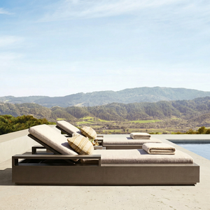 Chaise longue réglable en aluminium avec revêtement poudré résistant aux intempéries, minimaliste, pour piscine, hôtel et complexe hôtelier - Product Image 1