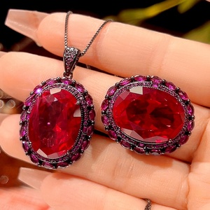 Conjunto de Pendientes y Colgante de Cobre Ecológico con Baño de Oro Negro y Circonita Roja de 15*20MM, Estilo Vintage para Mujer - Product Image 3