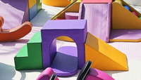 Tunnal de grimpeur doux d'intérieur commercial personnaliser location de jeu doux pour tout-petits ensemble de jeu doux équipement de jeu tunnel en mousse