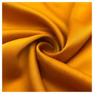 Guangzhou üretici 210gsm 97% Polyester 3% Spandex krep kırışık saten kumaş yüksek kaliteli streç saten düşes kumaş