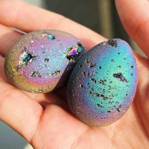 Ornement en cristal poli plaqué titane de haute qualité en forme d'œuf, tendance mode, pierre énergétique, cadeau de Noël, vente en gros - Product Image 4