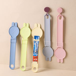 Cuillère distributrice Youcheng pour friandises pour chat, en plastique, couleurs assorties, pour nourrir les animaux avec de la nourriture humide, pour gamelle ou distributeur. - Product Image 2