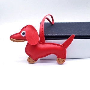 Llavero de Perro Salchicha de Dibujos Animados de Cuero PU Suave y Portátil, Bonito y Ecológico, con Diseño de Animal, para Niñas, Ideal como Regalo Promocional a Bajo Precio - Product Image 5