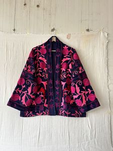 Chaqueta de terciopelo suzani, Chaqueta corta de terciopelo, Chaqueta suzani para mujer, Abrigo corto de terciopelo, Chaqueta bordada suzani - Product Image 1