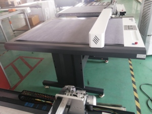 <strong>High</strong>-<strong>Precision</strong> Dual-Head Flatbed <strong>Cutting</strong> <strong>Plotter</strong> <strong>with</strong> CNC Control &amp; Vacuum Table for <strong>Cutting</strong> Cardboard &amp; PVC &amp;PP &amp; More - Product Image 3