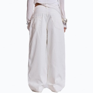Pantalon en jean ample et droit blanc pour femme, style streetwear, design personnalisé, coupe baggy - Product Image 3