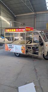 Chariot alimentaire à trois roues en acier inoxydable avec équipement de cuisine complet, camion de restauration rapide mobile électrique <span class=keywords><strong>pour</strong></span> la vente de rue - Product Image 3