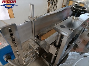 Machine CNC pour lingettes humides, petite machine à lingettes humides, machine à lingettes humides pour bébés - Product Image 3