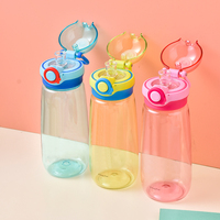 Bouteille d'eau de sport portable transparente en plastique pour enfants, 500 ml, multicolore, personnalisable, anti-fuite, ouverture à une main, pour la course à pied