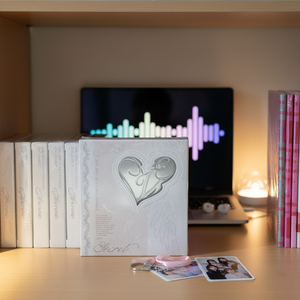 4º EP de IVE SECRET, Versión MD/QR+Llavero+Cinta+6 Fotografías+Letras+REGALO, Diseño Premium de la Portada del Álbum - Product Image 3