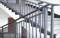 Escalier droit moderne en fer galvanisé antidérapant, fabriqué avec un matériau durable, adapté à une utilisation en intérieur dans les villas et les hôtels