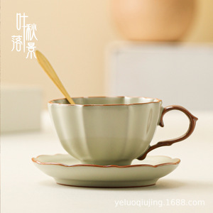 แก้วกาแฟเซรามิกสีเบจ Ru Kiln พร้อมช้อน ด้ามจับรูปทรงแปลกตา ชุดน้ำชาสำหรับช่วงบ่าย - Product Image 3