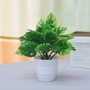 Plante verte artificielle en pot style nord-européen, imitation feuille de Monstera, pour décoration paysagère - Product Image 2