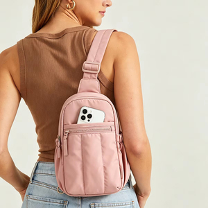 Sac bandoulière matelassé en nylon exquis, sac à bandoulière rembourré sophistiqué, sac de poitrine léger et imperméable pour femme, vente en gros - Product Image 1
