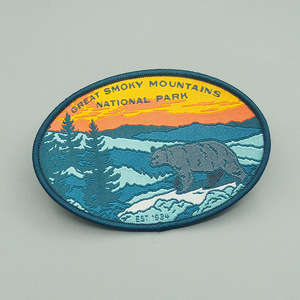 ユニフォームウェア用のカスタムサッカーチーム名ロゴマシン織りスポーツファブリックパッチとバッジのアイアン - Product Image 3