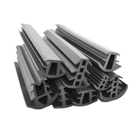Joint en caoutchouc pour panneau d'alimentation solaire en forme de T Fiche à fente en T Profil d'extrusion étanche Silicone Epdm Bande d'étanchéité en forme de T Pv