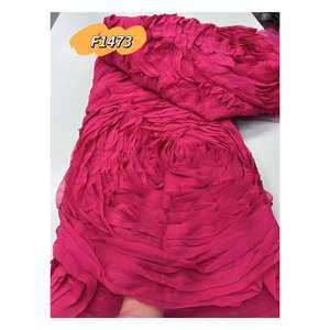 Tissu en maille de rose tridimensionnel surdimensionné pour costumes de scène européens et américains, robes de mariée et tissus brodés - Product Image 1
