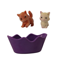 Mini figurine de chat floquée avec lit pour animaux en plastique, marque TK TOYS, portable, couleur et logo personnalisables, cadeau capsule œuf pour jeu d'imitation pour enfants