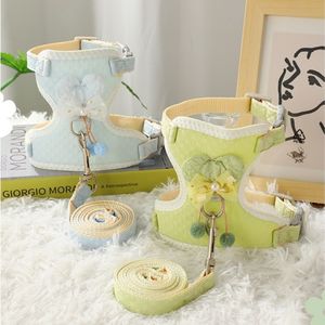 調整可能なファッショナブルな犬猫ベストハーネスかわいい蝶布ペットチェストストラップと屋外冒険のためのボタン留め - Product Image 3