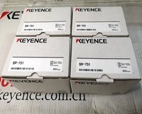 Lecteur de codes 1D 2D compact haute performance Keyence SR-751, sortie NPN/PNP, température de fonctionnement -10°C +50°C, DataMatrix QR 45-165mm