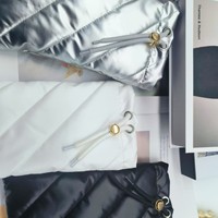 Pochette à lunettes de soleil tendance en duvet doux avec cordon de serrage et fermeture éclair, logo personnalisable, haute qualité, marque Anhong, modèle P094, couleur unie