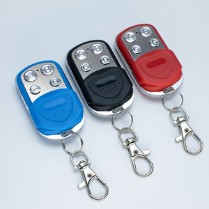 Télécommande universelle multifréquence pour <span class=keywords><strong>porte</strong></span> <span class=keywords><strong>de</strong></span> <span class=keywords><strong>garage</strong></span> 280-868mhz Contrôle <span class=keywords><strong>de</strong></span> portail Copieur RFID Duplicateur - Product Image 2